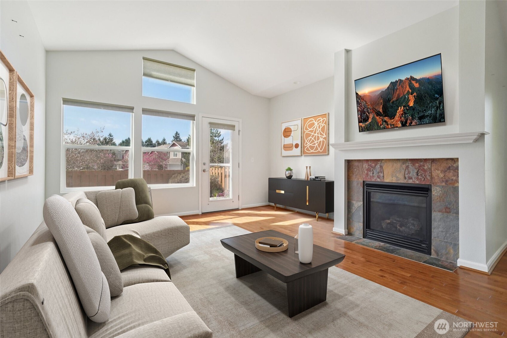 5909 Panorama Drive SE 12-104