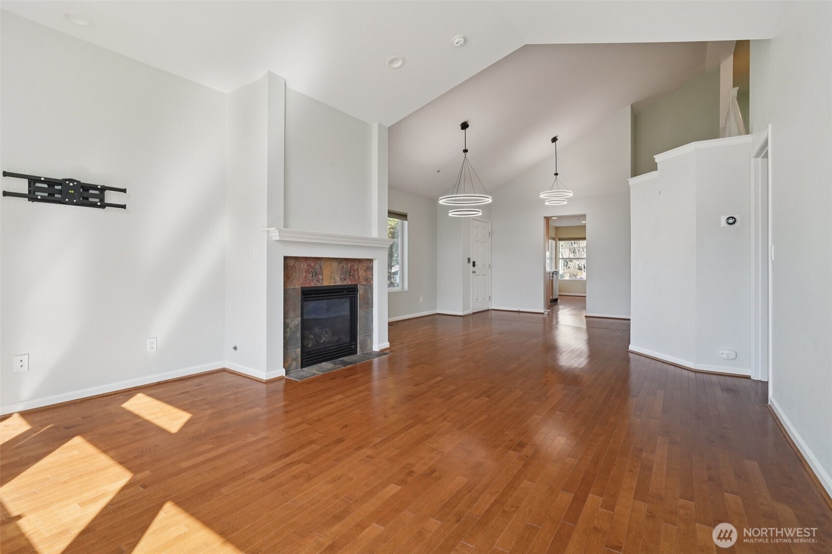 5909 Panorama Drive SE 12-104