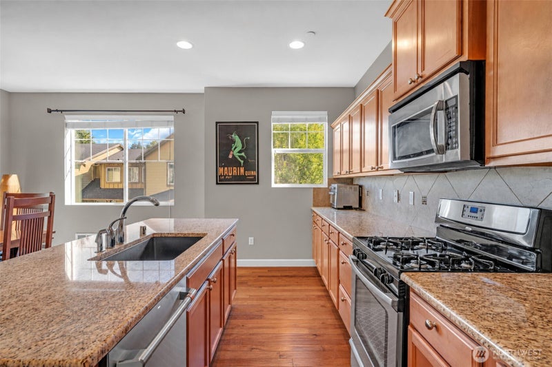 10625 Ross Road 3