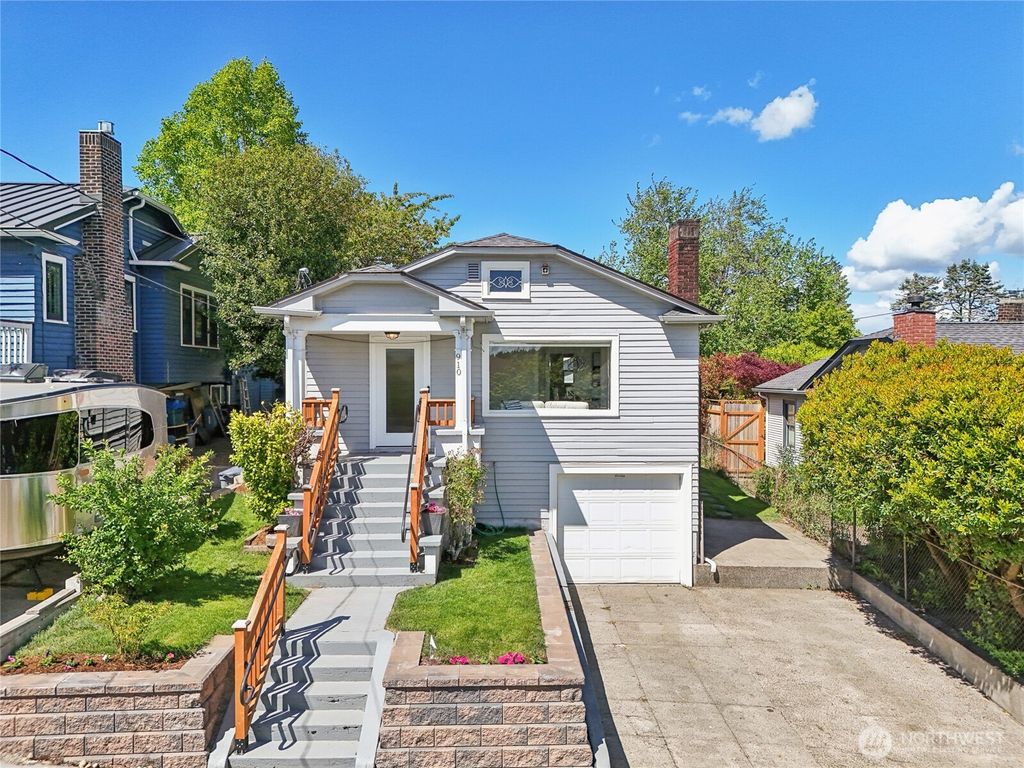 Photo of 910 N 75th Street, Seattle, WA 98103 (MLS # 2373597)