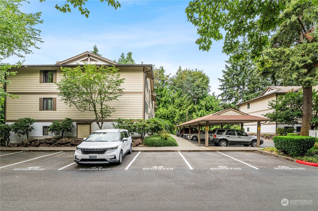 Photo of 222 NE Dogwood Street Ct #C301, Issaquah, WA 98027 (MLS # 2270437)