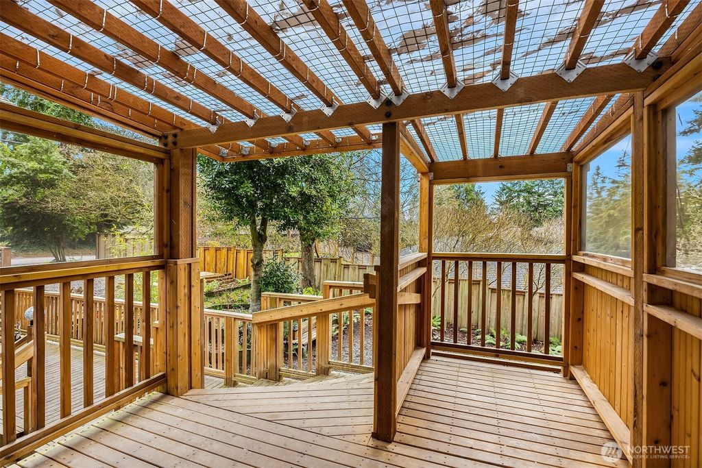 Photo of 11136 108th Avenue NE, Kirkland, WA 98033 (MLS # 2495793)