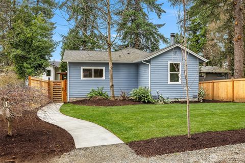 Photo of 11136 108th Avenue NE, Kirkland, WA 98033 (MLS # 2495793)