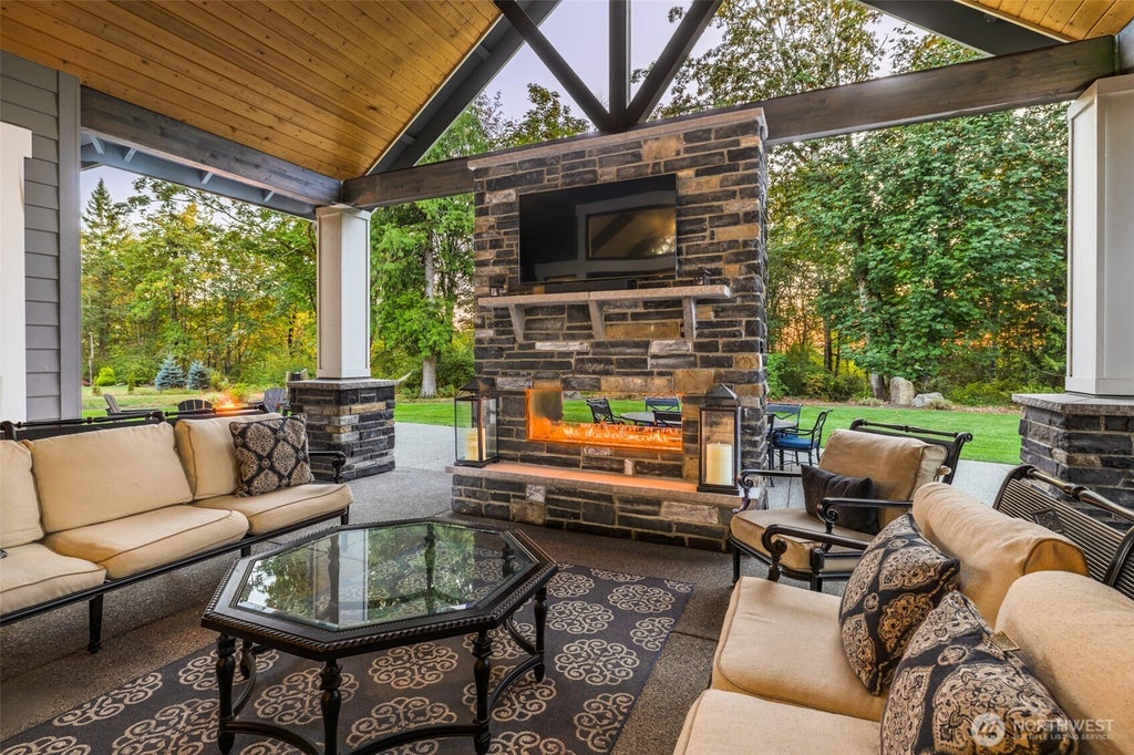 Photo of 15178 SE 330th Way, Auburn, WA 98092 (MLS # 2583785)