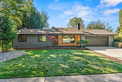 Photo of 3167 Pacific Way, Longview, WA 98632 (MLS # 2443243)
