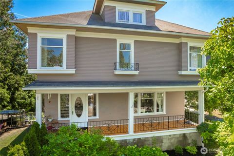 Photo of 1721 N Steele Street, Tacoma, WA 98406 (MLS # 2407025)