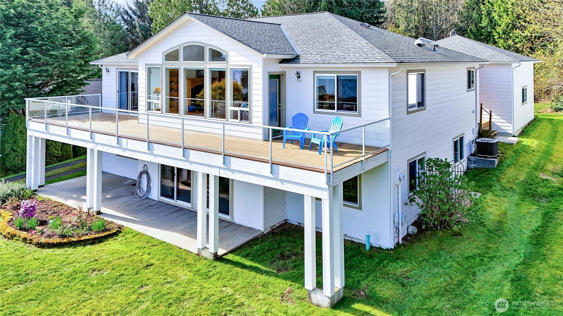 82 Montgomery Lane