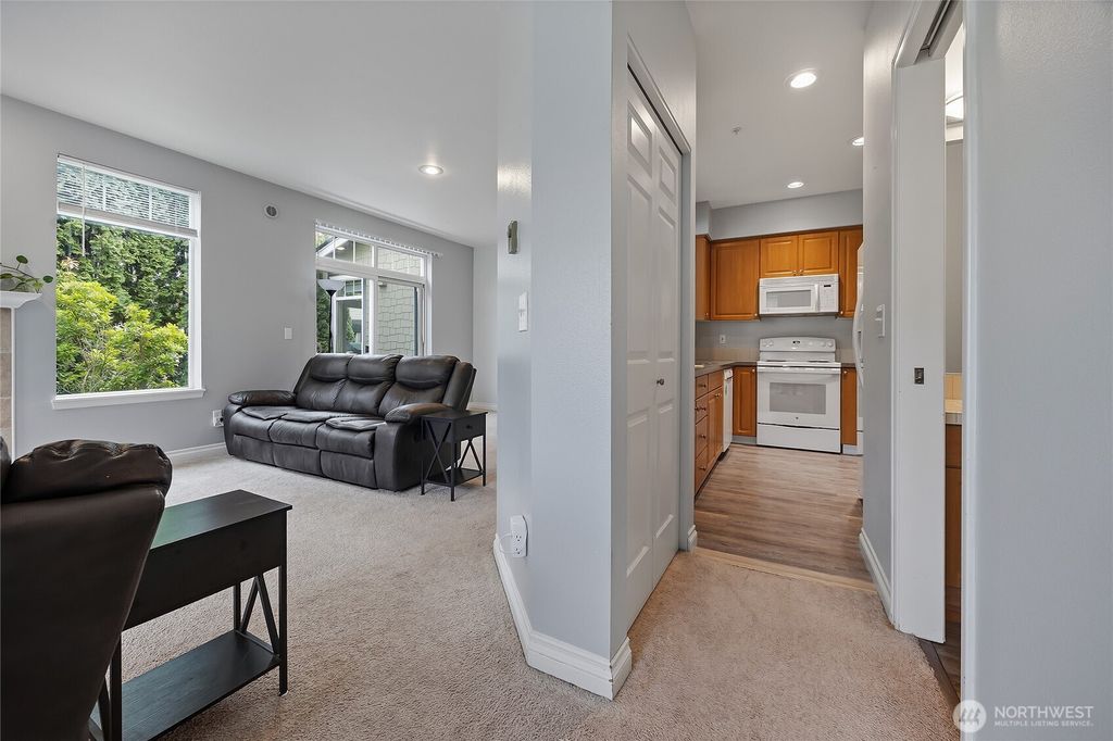 Photo of 13000 Admiralty Way #J101, Everett, WA 98204 (MLS # 2520381)