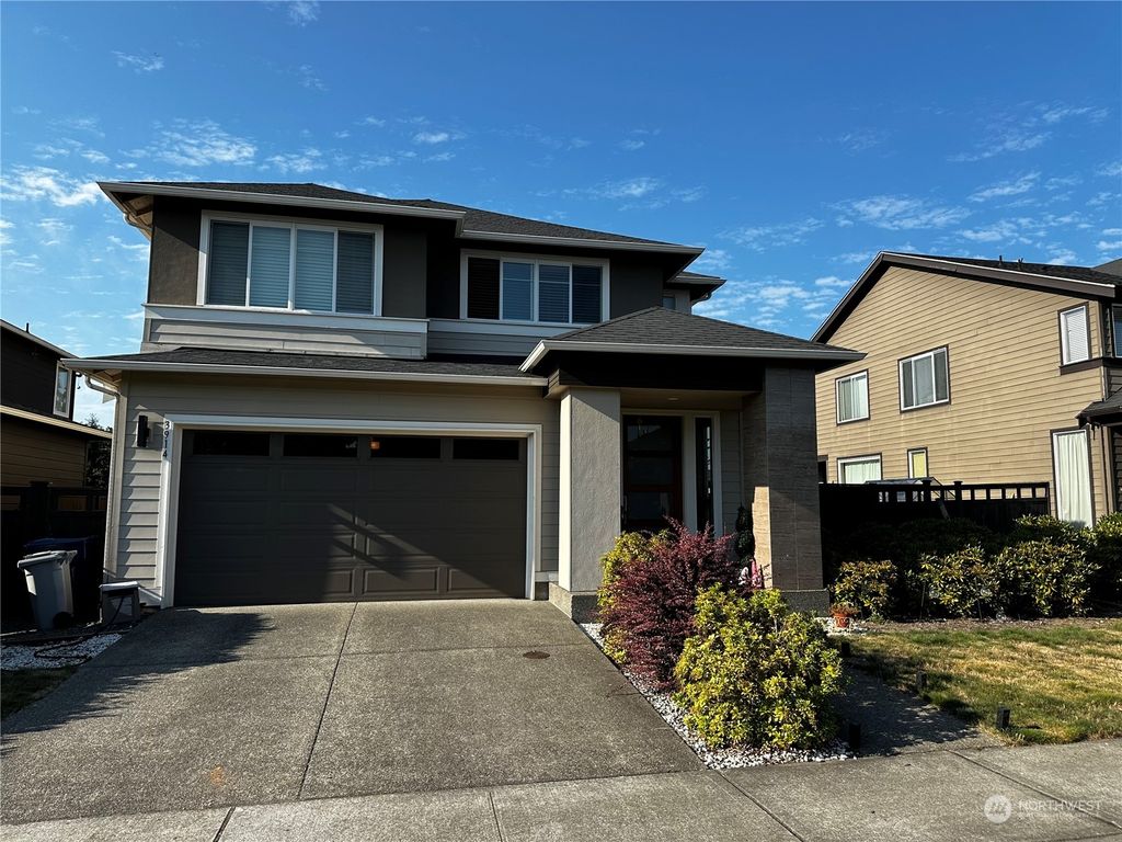 Photo of 3914 NE 24th Court, Renton, WA 98056 (MLS # 2274912)