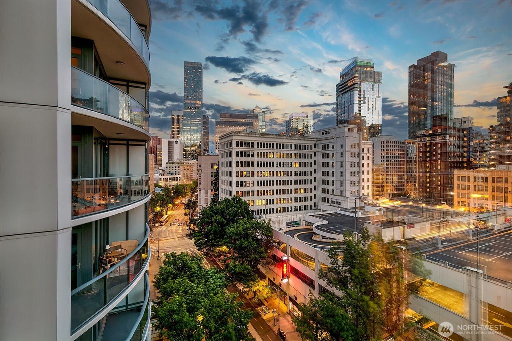 Photo of 1920 4th Avenue #902, Seattle, WA 98101 (MLS # 2523230)