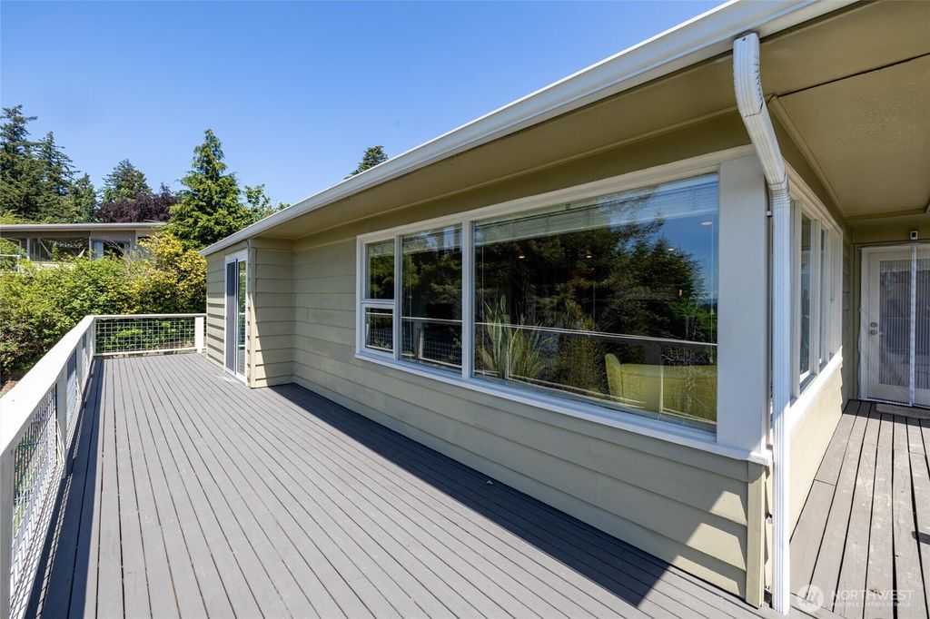 Photo of 903 S 9th Street, Mount Vernon, WA 98274 (MLS # 2532352)