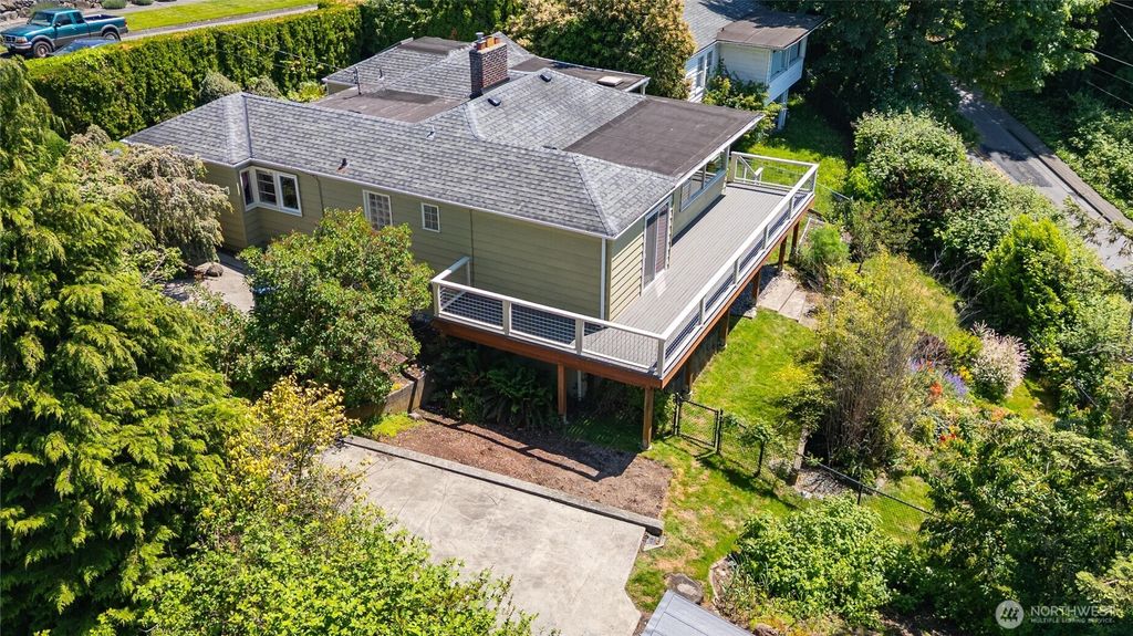 Photo of 903 S 9th Street, Mount Vernon, WA 98274 (MLS # 2532352)