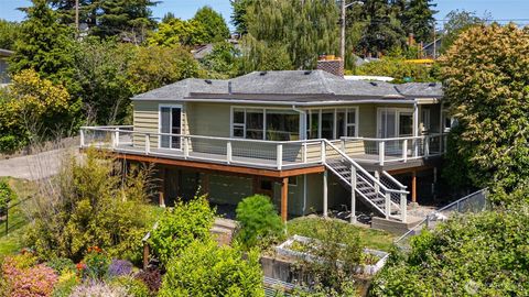 Photo of 903 S 9th Street, Mount Vernon, WA 98274 (MLS # 2532352)