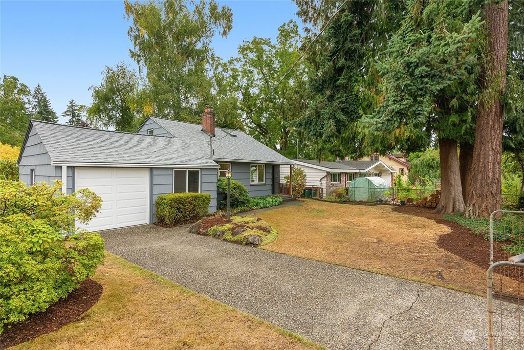 Photo of 14020 19th Avenue NE, Seattle, WA 98125 (MLS # 2139005)