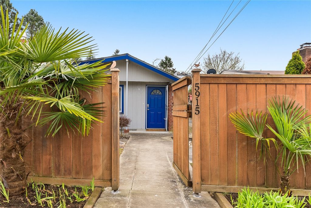 Photo of 5915 SW Admiral Way, Seattle, WA 98116 (MLS # 2202700)