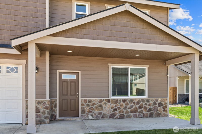 2012 W Sunnyview Lane