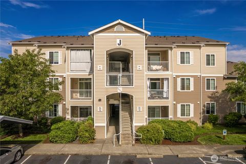 Photo of 18615 101st Avenue Ct E #161, Puyallup, WA 98375 (MLS # 2436845)