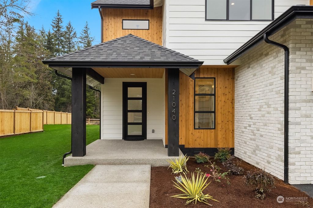 Photo of 21040 188th Avenue SE, Renton, WA 98058 (MLS # 2028787)