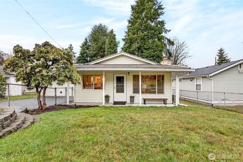 Photo of 15575 14th Avenue NE, Shoreline, WA 98155 (MLS # 2476333)
