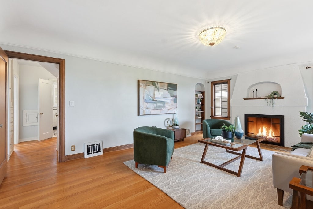 Photo of 1560 28th Avenue W, Seattle, WA 98199 (MLS # 2597747)