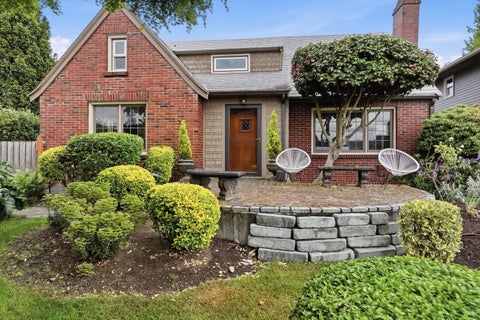 Photo of 1560 28th Avenue W, Seattle, WA 98199 (MLS # 2597747)