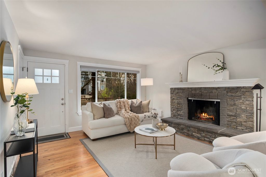 Photo of 828 2nd Avenue, Kirkland, WA 98033 (MLS # 2483791)