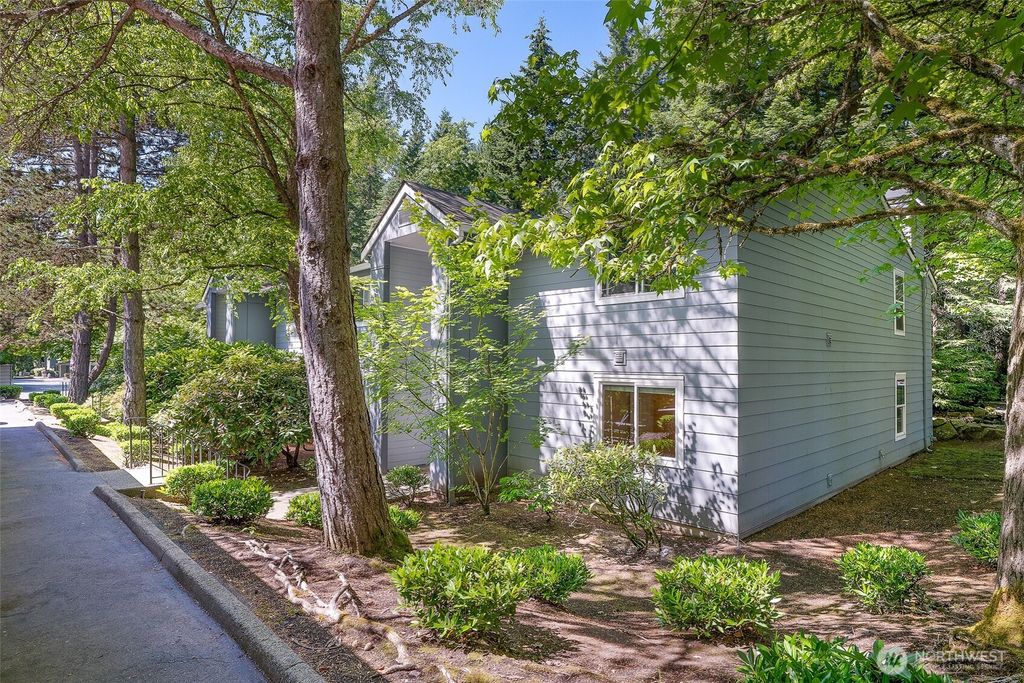 Photo of 12615 100th Lane NE #M161, Kirkland, WA 98034 (MLS # 2536625)