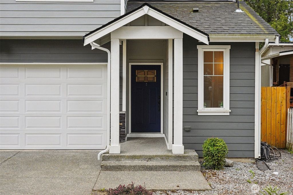 Photo of 824 99th Street S, Tacoma, WA 98444 (MLS # 2506045)