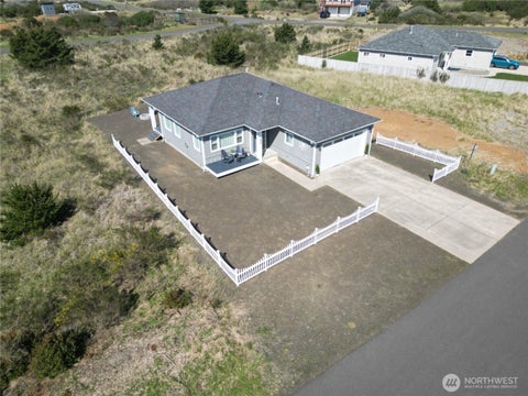 Photo of 1439 Diamond Head Avenue SW, Ocean Shores, WA 98569 (MLS # 2551339)