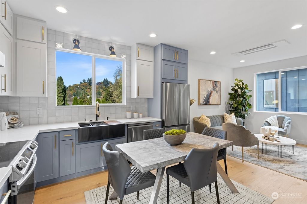 Photo of 302 32nd Avenue E #B, Seattle, WA 98112 (MLS # 2176307)