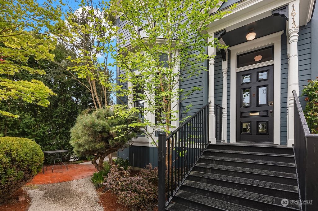 Photo of 1613 4th Avenue N, Seattle, WA 98109 (MLS # 2224182)