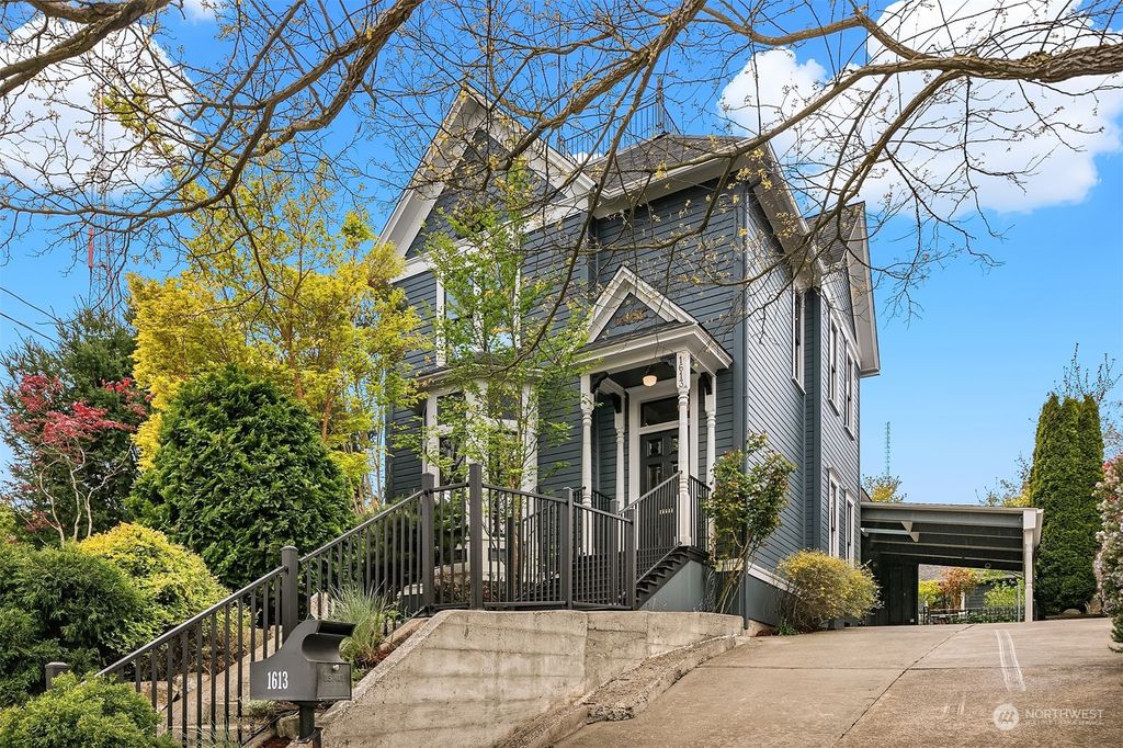 Photo of 1613 4th Avenue N, Seattle, WA 98109 (MLS # 2224182)