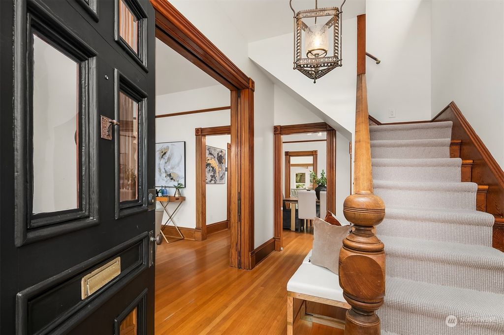 Photo of 1613 4th Avenue N, Seattle, WA 98109 (MLS # 2224182)