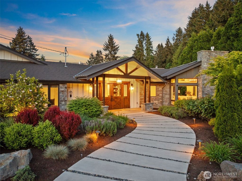 Photo of 6006 128th Avenue NE, Kirkland, WA 98033 (MLS # 2523157)