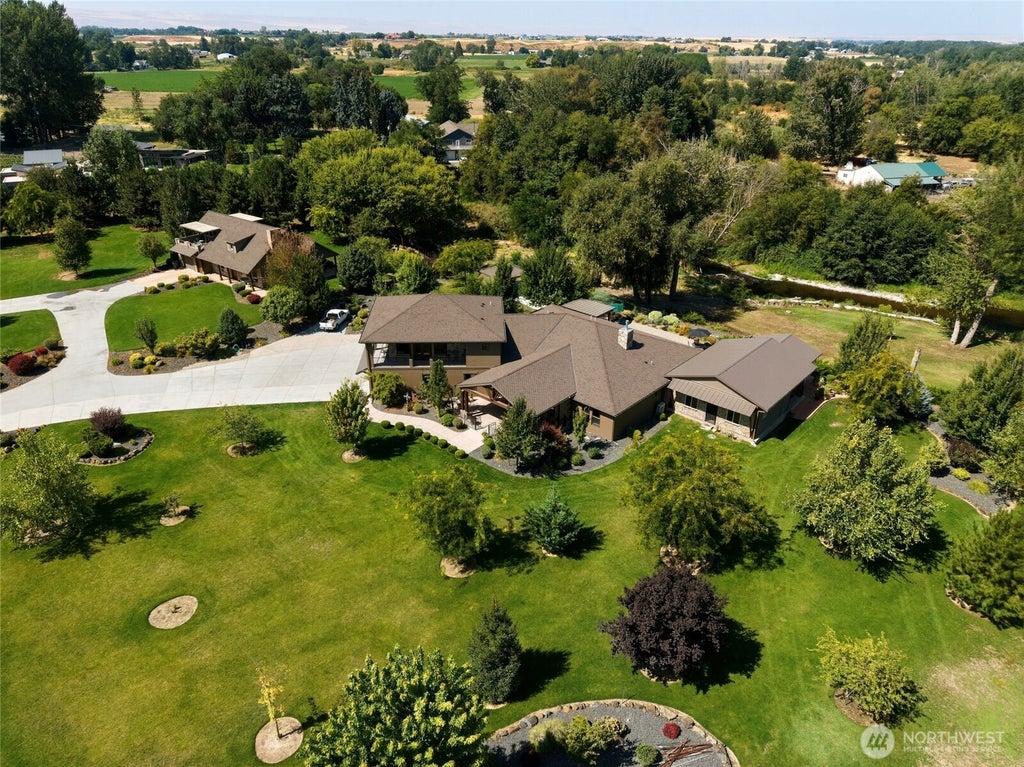 Photo of 179 Ella-Quintino Lane, Walla Walla, WA 99362 (MLS # 2575912)