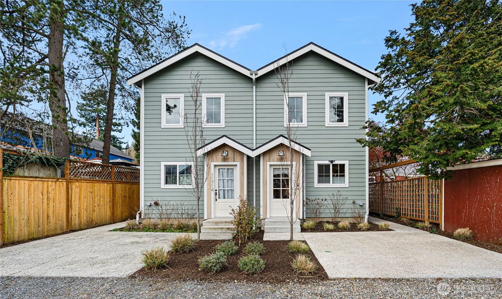 Photo of 11714 B 26th Avenue NE, Seattle, WA 98125 (MLS # 2500735)