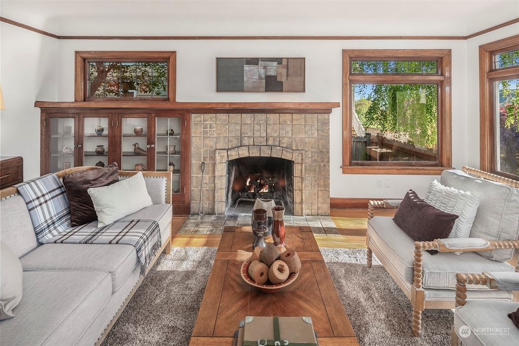 Photo of 3820 38th Avenue S, Seattle, WA 98118 (MLS # 2247594)