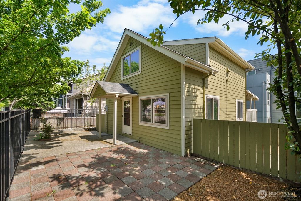 Photo of 6638 Corson Avenue S, Seattle, WA 98108 (MLS # 2430044)