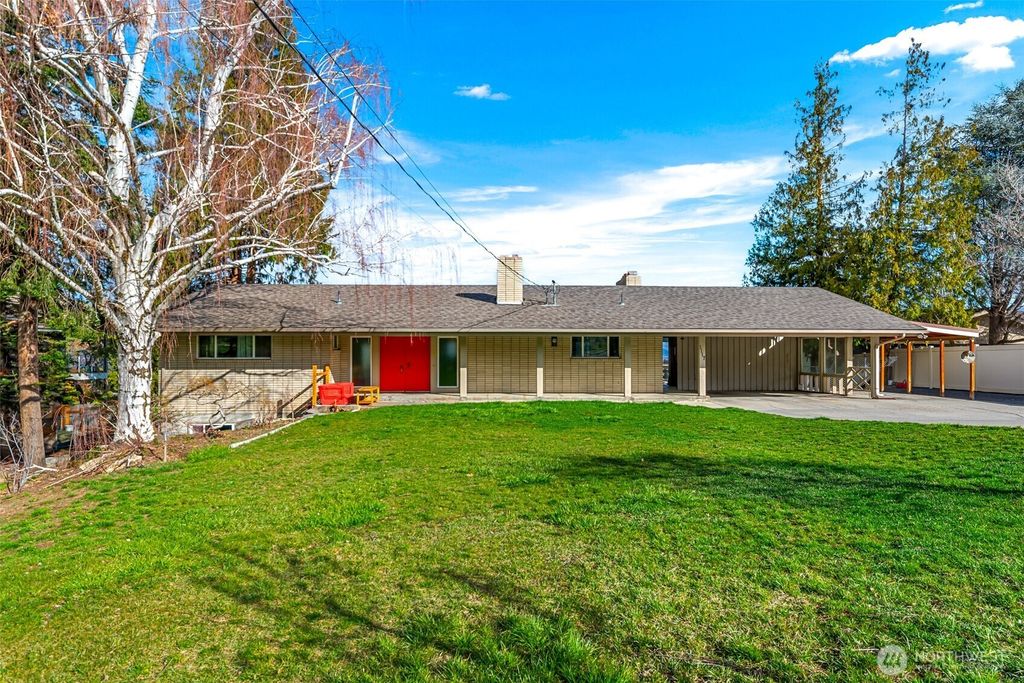 Photo of 1117 Appleland Drive, Wenatchee, WA 98801 (MLS # 2495301)