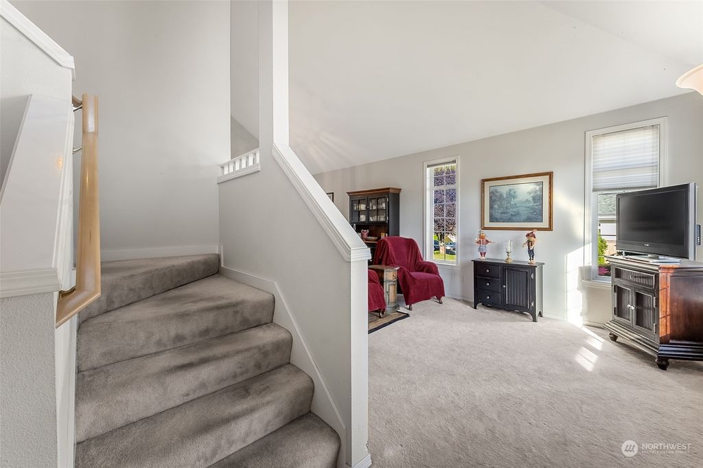 Photo of 12416 SE 262nd Place, Kent, WA 98030 (MLS # 2300953)
