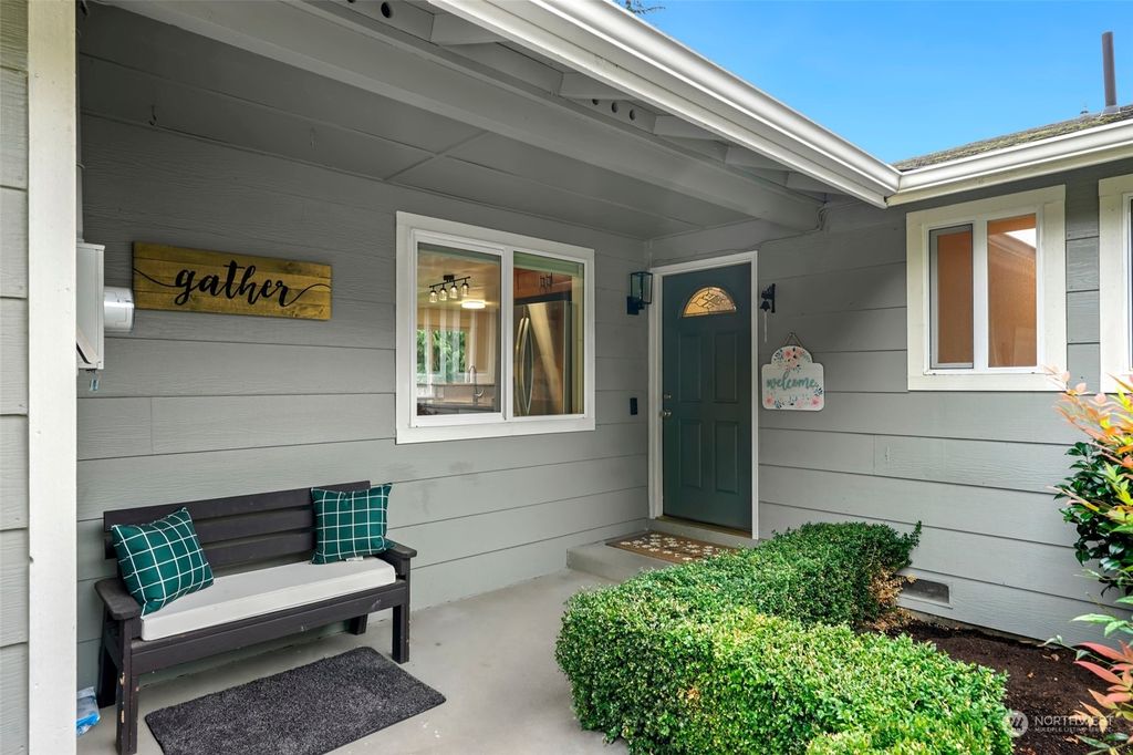 Photo of 12429 51st Avenue SE, Everett, WA 98208 (MLS # 2288492)