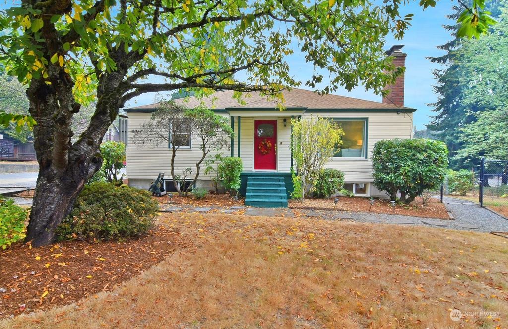 Photo of 19714 100th Avenue NE, Bothell, WA 98011 (MLS # 2004286)