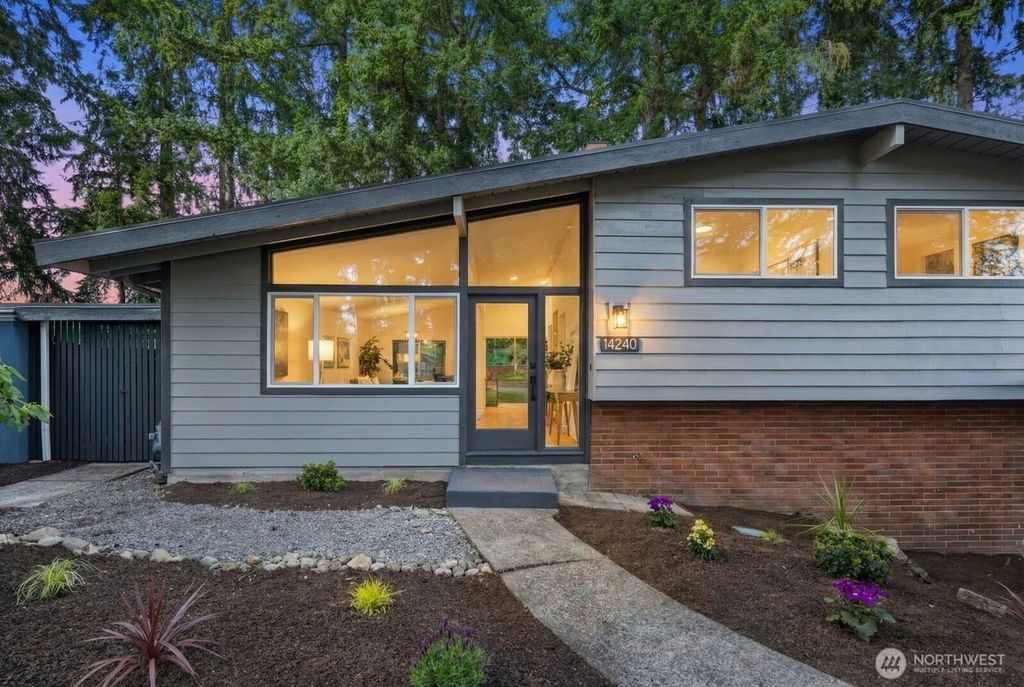 Photo of 14240 Lake Hills Boulevard, Bellevue, WA 98007 (MLS # 2503406)