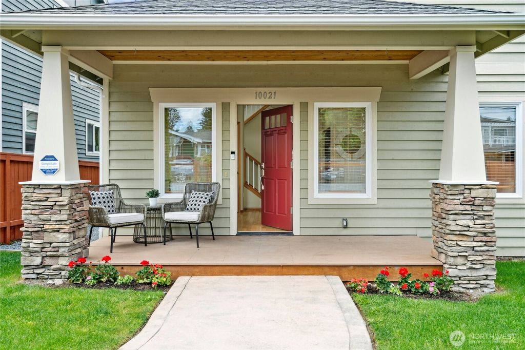 Photo of 10021 42nd Avenue SW, Seattle, WA 98146 (MLS # 2380141)