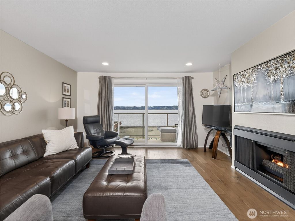 Photo of 10203 47th Avenue SW #C8, Seattle, WA 98146 (MLS # 2504972)