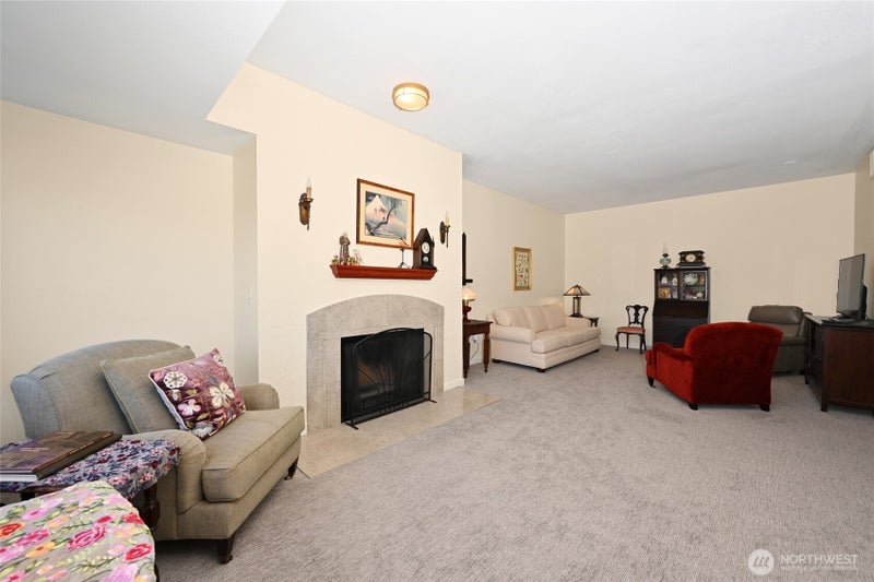 6710 Parkpoint Way NE E-402