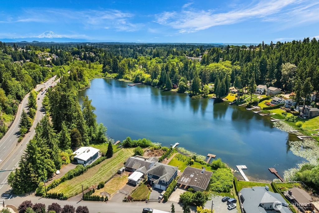 Photo of 13055 SE 76th Street, Newcastle, WA 98056 (MLS # 2386979)