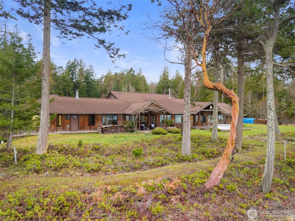 Photo of 824 Schwartz Road, Nordland, WA 98358 (MLS # 2464956)
