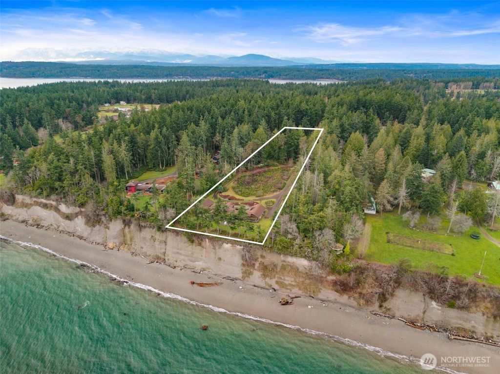 Photo of 824 Schwartz Road, Nordland, WA 98358 (MLS # 2464956)