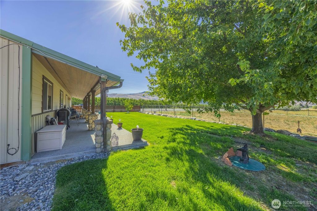 Photo of 1813 Howard Flats Road, Chelan, WA 98816 (MLS # 2481371)